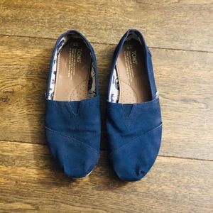 Navy Blue Toms
